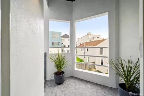Exterior - 148 Blake St #2, San Francisco, CA 94118 photo 4 of 12