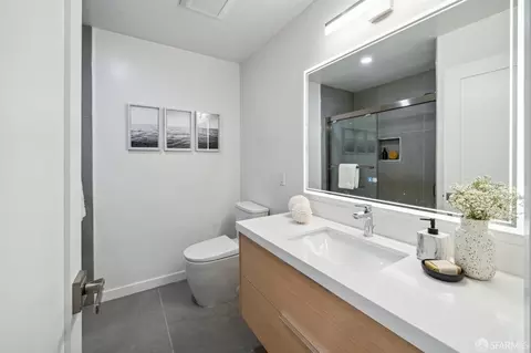 Bath - 148 Blake St #2, San Francisco, CA 94118 photo 5 of 8