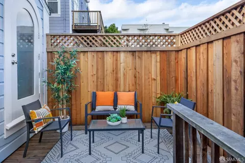 Exterior - 1712 Baker St, San Francisco, CA 94115 photo 4 of 6