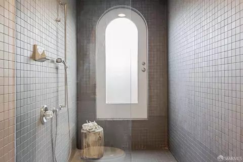 Bath - 1712 Baker St, San Francisco, CA 94115 photo 1 of 3
