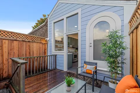 Exterior - 1712 Baker St, San Francisco, CA 94115 photo 6 of 6