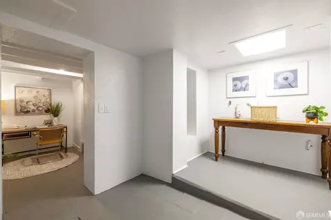 Entry Way - 1712 Baker St, San Francisco, CA 94115 photo 2 of 2