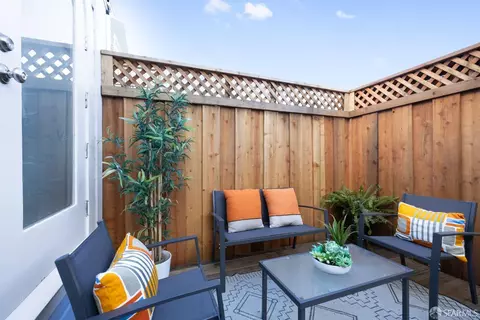 Exterior - 1712 Baker St, San Francisco, CA 94115 photo 3 of 6