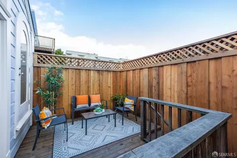 Exterior - 1712 Baker St, San Francisco, CA 94115 photo 2 of 6