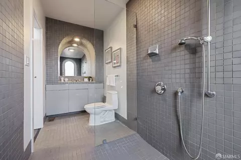 Bath - 1712 Baker St, San Francisco, CA 94115 photo 2 of 3