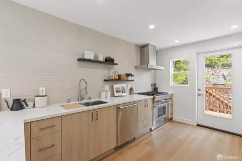 Kitchen - 452 Dellbrook Ave, San Francisco, CA 94131 photo 2 of 5