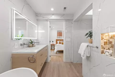 Bath - 452 Dellbrook Ave, San Francisco, CA 94131 photo 8 of 9
