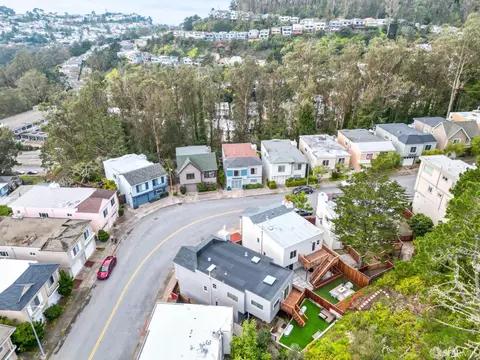 View/Area - 452 Dellbrook Ave, San Francisco, CA 94131 photo 1 of 3