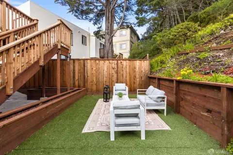 Exterior - 452 Dellbrook Ave, San Francisco, CA 94131 photo 4 of 14