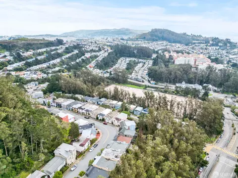 View/Area - 452 Dellbrook Ave, San Francisco, CA 94131 photo 3 of 3