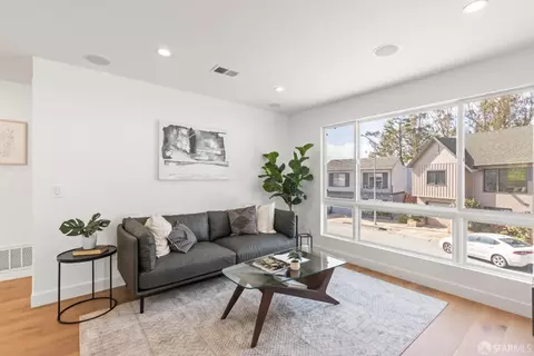 Living - 452 Dellbrook Ave, San Francisco, CA 94131 photo 2 of 5