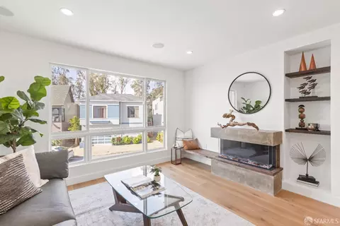 Living - 452 Dellbrook Ave, San Francisco, CA 94131 photo 3 of 5