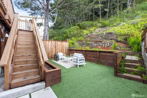 Exterior - 452 Dellbrook Ave, San Francisco, CA 94131 photo 8 of 14
