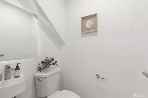 Bath - 452 Dellbrook Ave, San Francisco, CA 94131 photo 9 of 9