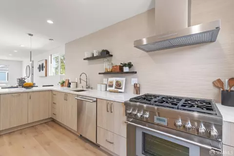 Kitchen - 452 Dellbrook Ave, San Francisco, CA 94131 photo 3 of 5
