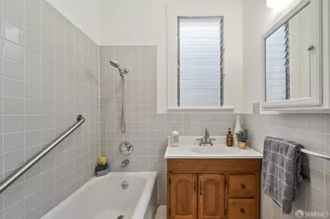 Bath - 627 24th Ave, San Francisco, CA 94121 photo 2 of 4
