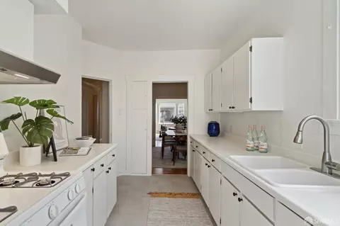 Kitchen - 627 24th Ave, San Francisco, CA 94121 photo 3 of 4
