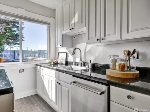 Kitchen - 823 43rd Ave, San Francisco, CA 94121 photo 3 of 4