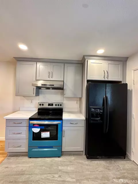 Kitchen - 972 Joaquin Ave, San Leandro, CA 94577 photo 3 of 4