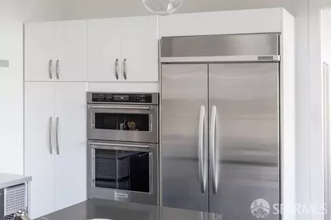 Kitchen - 469 Clipper St, San Francisco, CA 94114 photo 7 of 8
