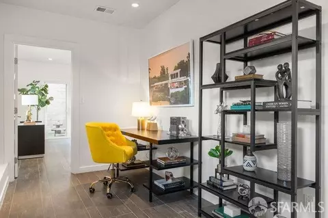 Entry Way - 469 Clipper St, San Francisco, CA 94114 photo 1 of 1