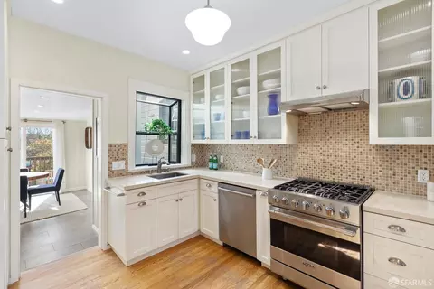 Kitchen - 643 Edinburgh St, San Francisco, CA 94112 photo 2 of 7