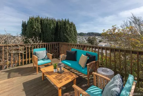 Exterior - 643 Edinburgh St, San Francisco, CA 94112 photo 3 of 15