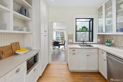 Kitchen - 643 Edinburgh St, San Francisco, CA 94112 photo 5 of 7