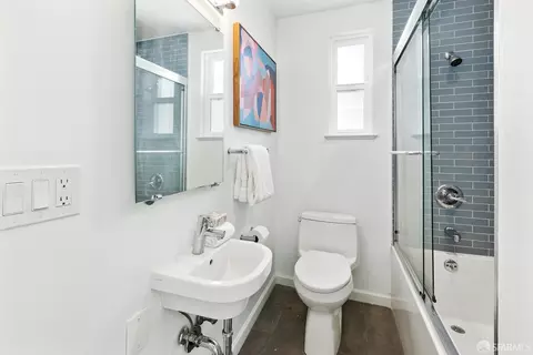 Bath - 643 Edinburgh St, San Francisco, CA 94112 photo 2 of 5