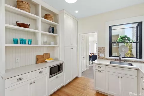 Kitchen - 643 Edinburgh St, San Francisco, CA 94112 photo 4 of 7