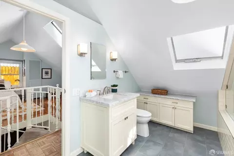 Bath - 643 Edinburgh St, San Francisco, CA 94112 photo 4 of 5