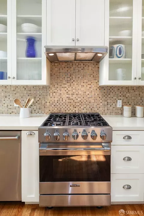 Kitchen - 643 Edinburgh St, San Francisco, CA 94112 photo 7 of 7