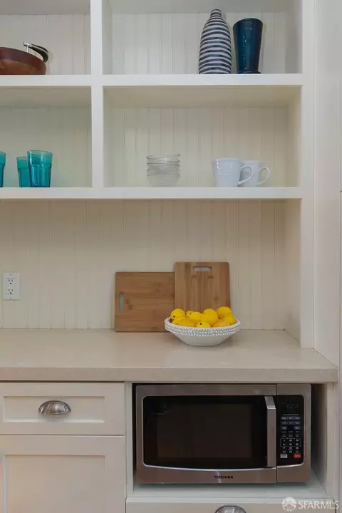 Kitchen - 643 Edinburgh St, San Francisco, CA 94112 photo 6 of 7
