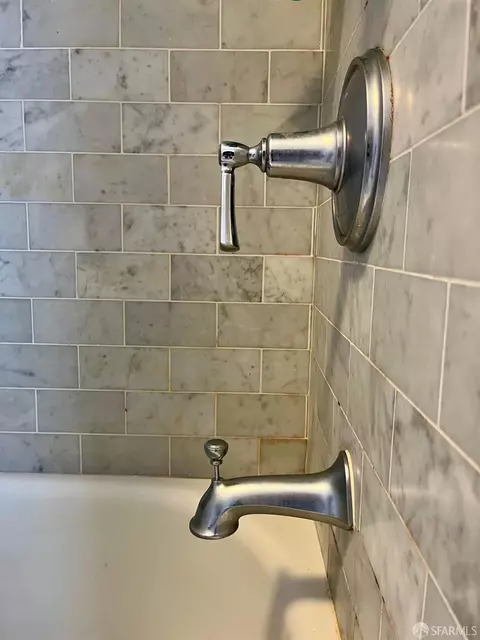 Bath - 95 Coleridge St, San Francisco, CA 94110 photo 6 of 6