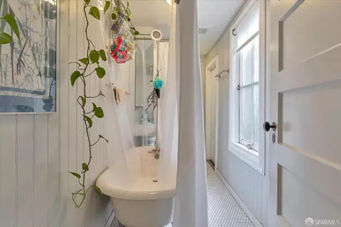 Bath - 95 Coleridge St, San Francisco, CA 94110 photo 4 of 6