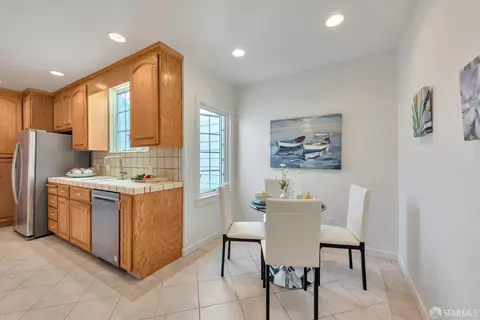 Kitchen - 2455 22nd Ave, San Francisco, CA 94116 photo 4 of 4