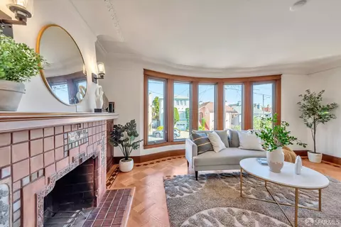 Living - 2455 22nd Ave, San Francisco, CA 94116 photo 4 of 5