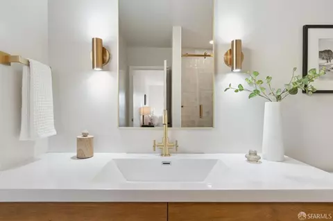 Bath - 159 Clearfield Dr, San Francisco, CA 94132 photo 5 of 9