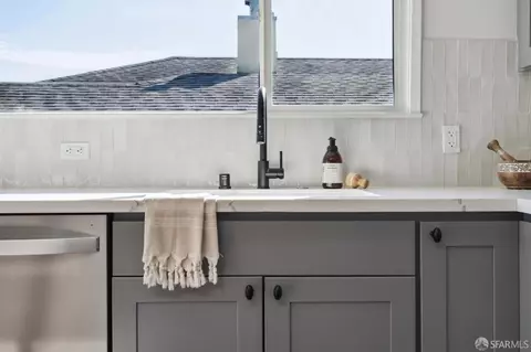 Bath - 159 Clearfield Dr, San Francisco, CA 94132 photo 1 of 9