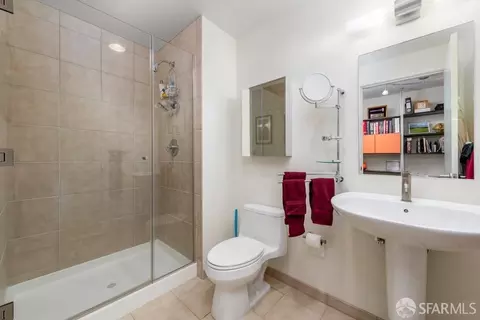 Bath - 301 Main St #21A, San Francisco, CA 94105 photo 2 of 2