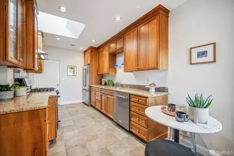 Kitchen - 2675 16th Ave, San Francisco, CA 94116 photo 4 of 5