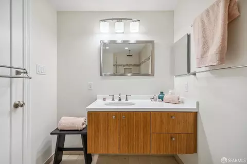 Bath - 2675 16th Ave, San Francisco, CA 94116 photo 2 of 3