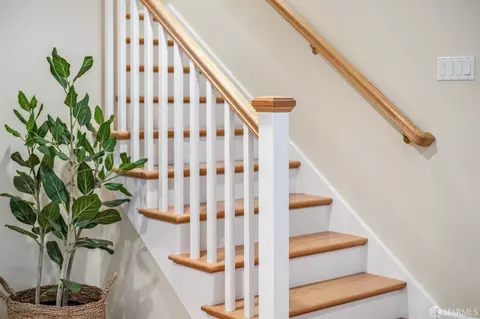 Entry Way - 2675 16th Ave, San Francisco, CA 94116 photo 2 of 3