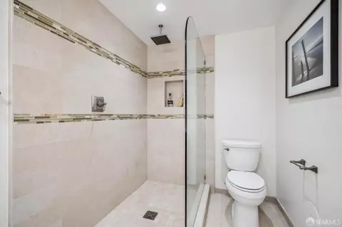 Bath - 2675 16th Ave, San Francisco, CA 94116 photo 3 of 3