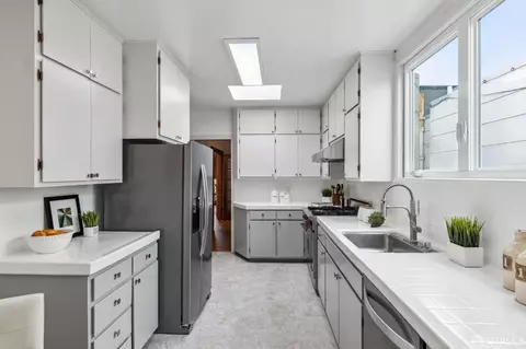 Kitchen - 459 40th Ave, San Francisco, CA 94121 photo 4 of 4