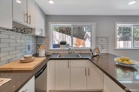 Kitchen - 18 Juniper Dr, Lafayette, CA 94549 photo 3 of 9