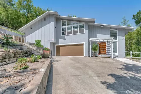 18 Juniper Dr, Lafayette, CA 94549