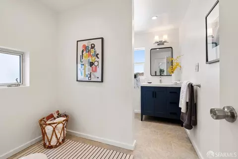 Bath - 370 Edinburgh St, San Francisco, CA 94112 photo 1 of 2