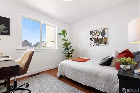 Bedroom - 370 Edinburgh St, San Francisco, CA 94112 photo 2 of 8