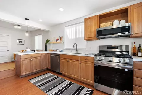 Kitchen - 370 Edinburgh St, San Francisco, CA 94112 photo 4 of 5
